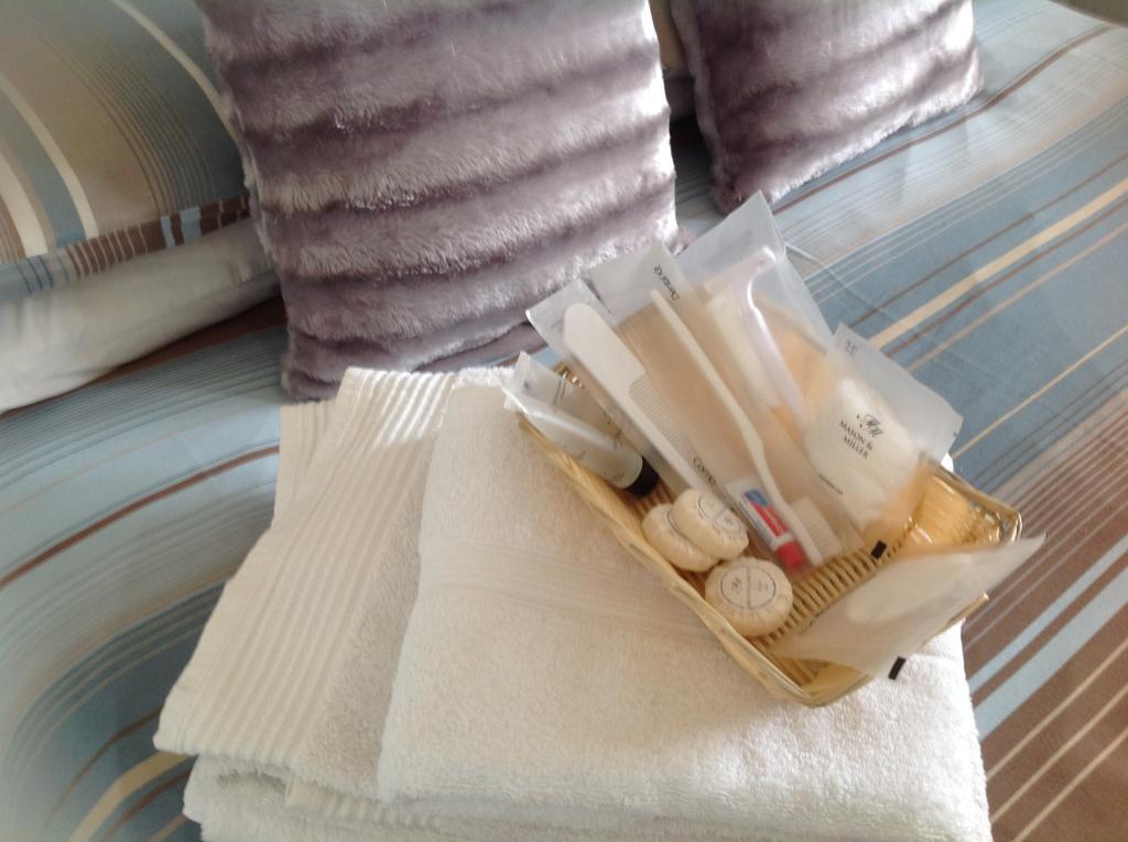 Lighthouse Guest House ウィットレイ・ベイ 部屋 写真