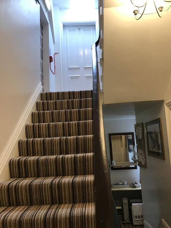 Lighthouse Guest House ウィットレイ・ベイ エクステリア 写真