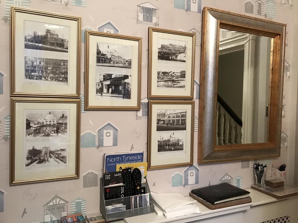 Lighthouse Guest House ウィットレイ・ベイ エクステリア 写真