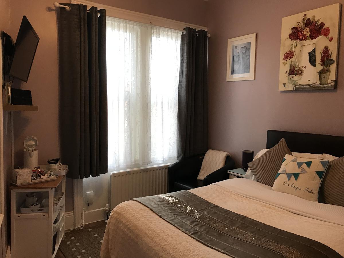 Lighthouse Guest House ウィットレイ・ベイ エクステリア 写真